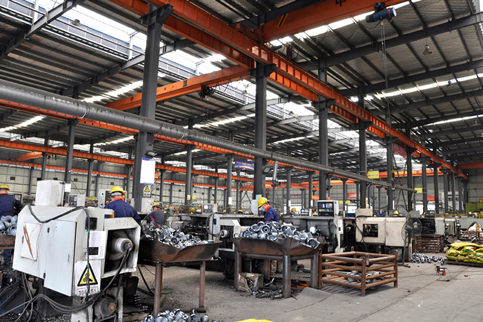 新民网架锥头车间